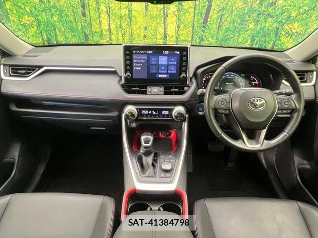 Toyota RAV4 2021-05 8831276-1