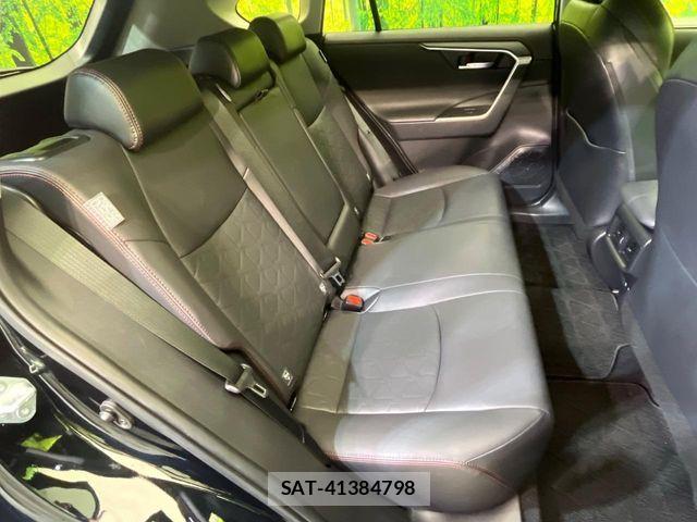 Toyota RAV4 2021-05 8831276-8
