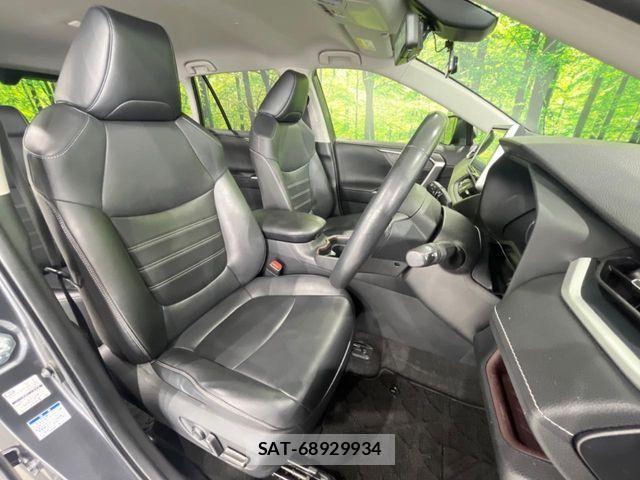 Toyota RAV4 2019-04 8831280-10