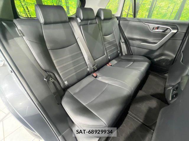 Toyota RAV4 2019-04 8831280-11