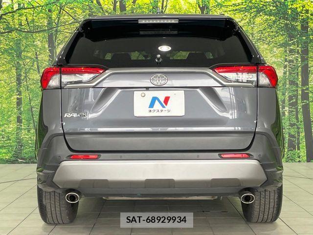 Toyota RAV4 2019-04 8831280-16