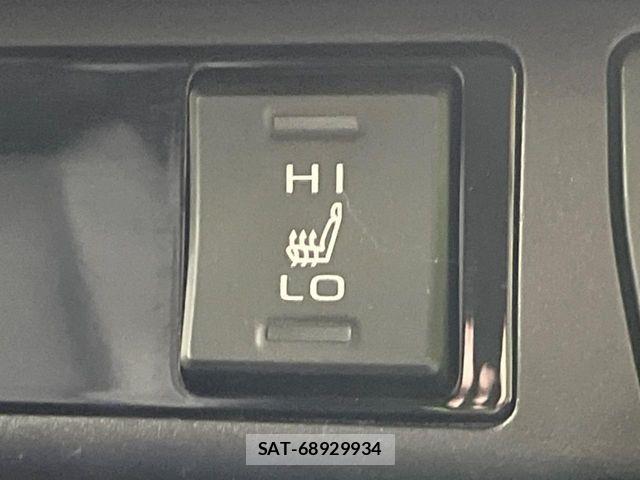 Toyota RAV4 2019-04 8831280-5
