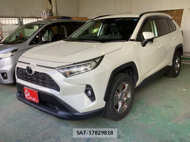 Toyota RAV4 2022-04 8831287-0