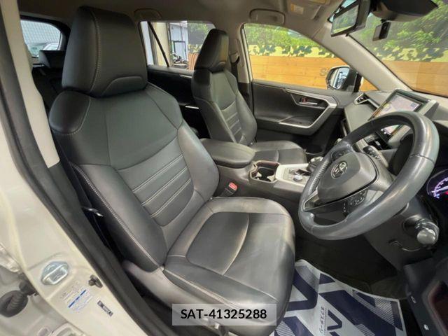 Toyota RAV4 2020-08 8831279-9