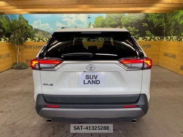 Toyota RAV4 2020-08 8831279-16