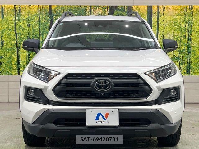 Toyota RAV4 2022-12 8849675-13