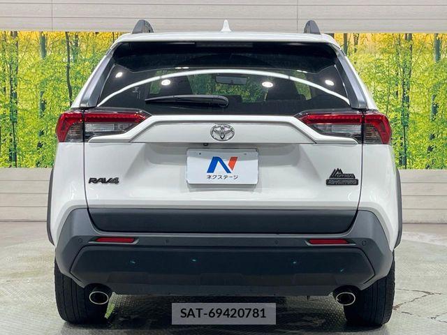 Toyota RAV4 2022-12 8849675-14