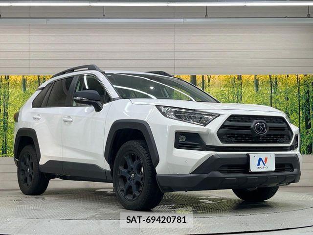 Toyota RAV4 2022-12 8849675-15