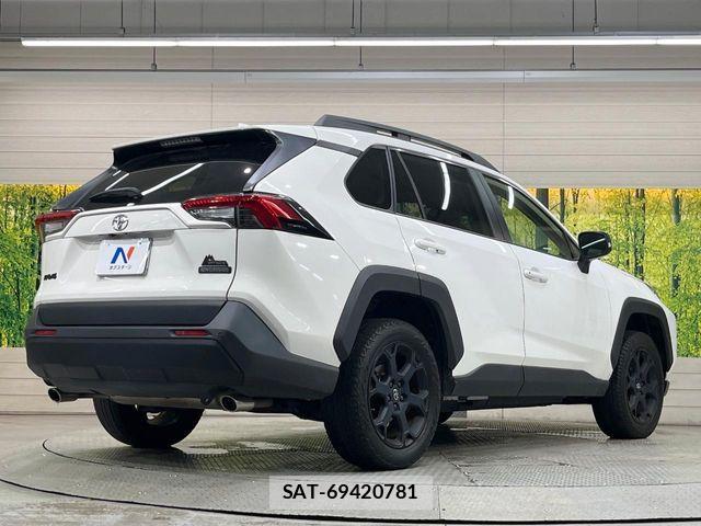 Toyota RAV4 2022-12 8849675-16