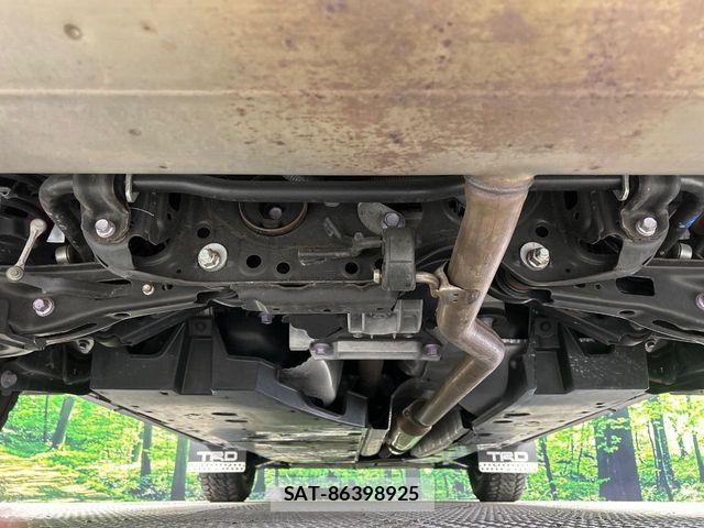 Toyota RAV4 2022-04 8850492-9