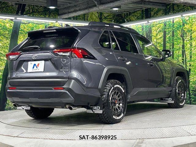 Toyota RAV4 2022-04 8850492-18