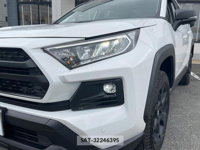 Toyota RAV4 2025-10 8850487-15