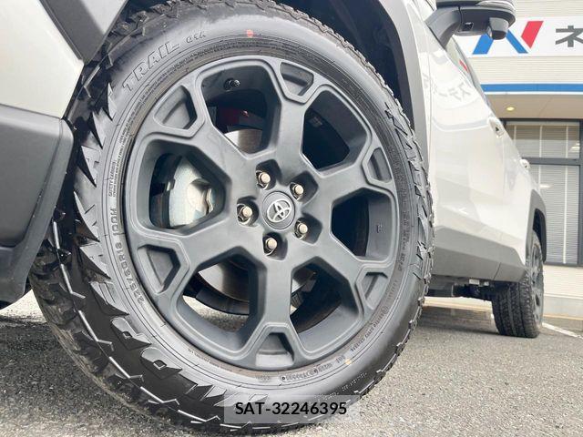 Toyota RAV4 2025-10 8850487-16