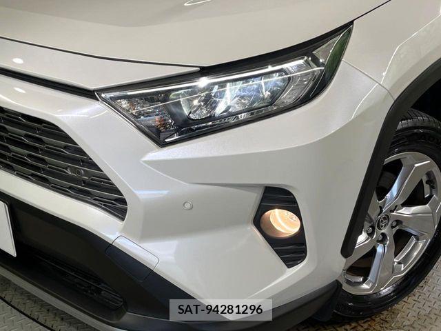 Toyota RAV4 2019-06 8850496-11