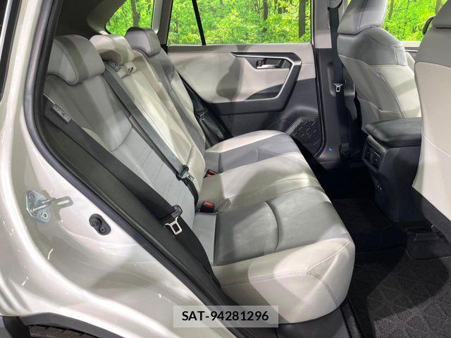 Toyota RAV4 2019-06 8850496-8