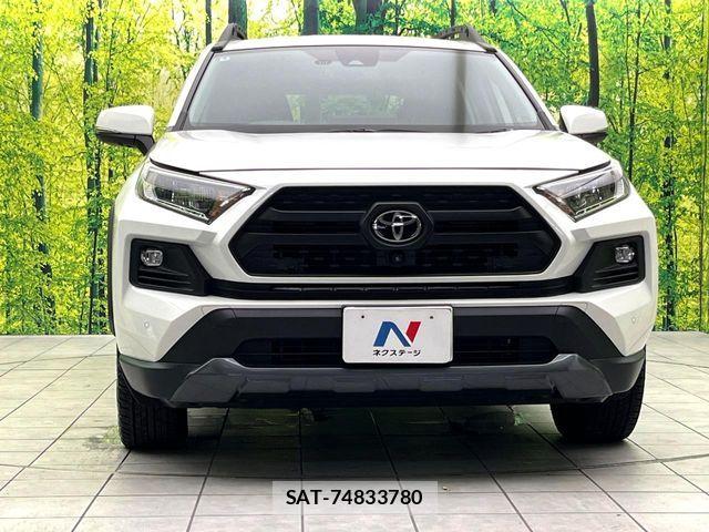 Toyota RAV4 2022-08 8849554-13