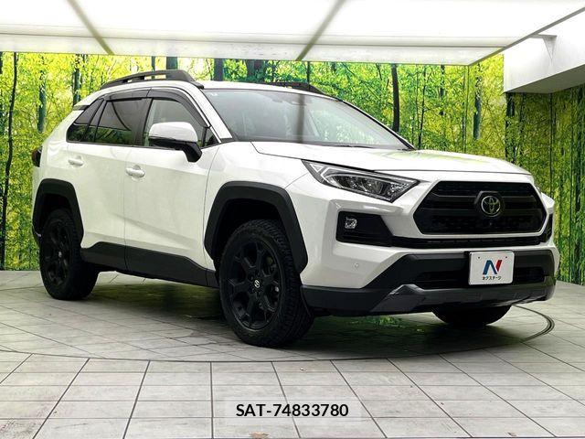 Toyota RAV4 2022-08 8849554-15