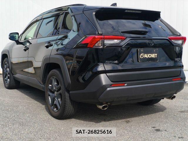 Toyota RAV4 2021-12 8871929-2