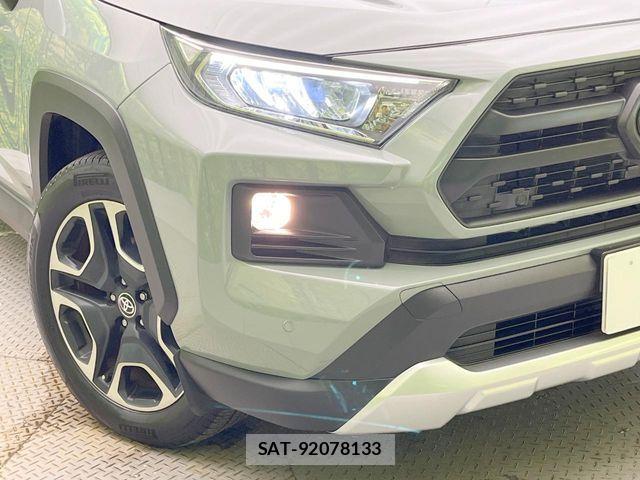 Toyota RAV4 2019-09 8871932-11