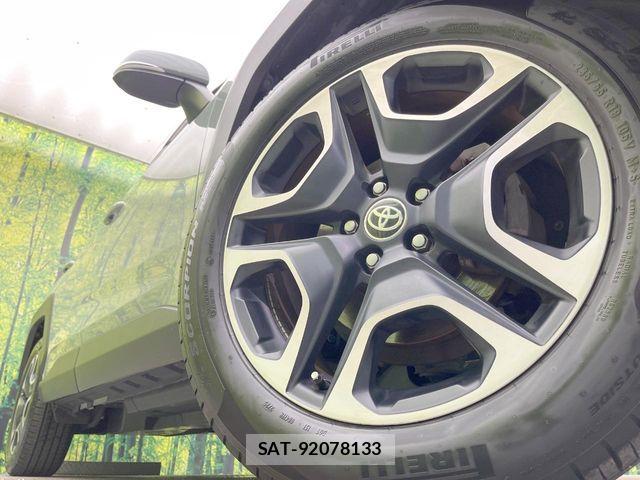 Toyota RAV4 2019-09 8871932-12
