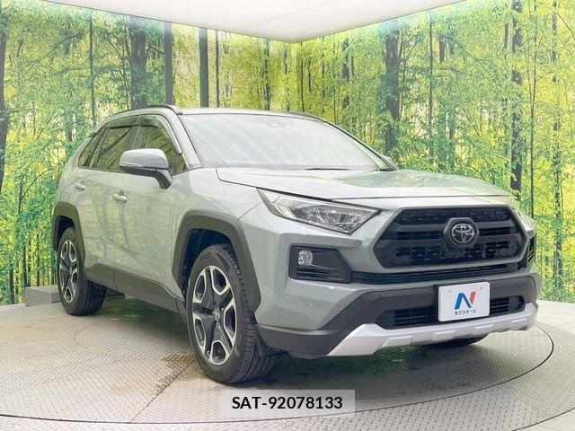Toyota RAV4 2019-09 8871932-15
