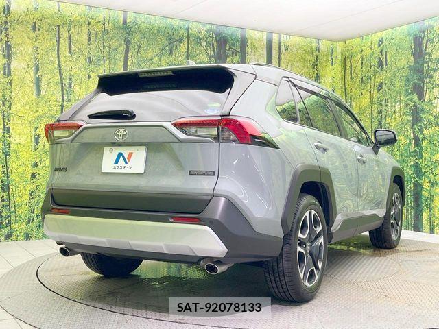 Toyota RAV4 2019-09 8871932-16