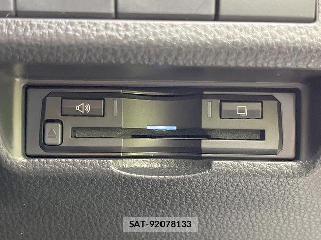 Toyota RAV4 2019-09 8871932-6