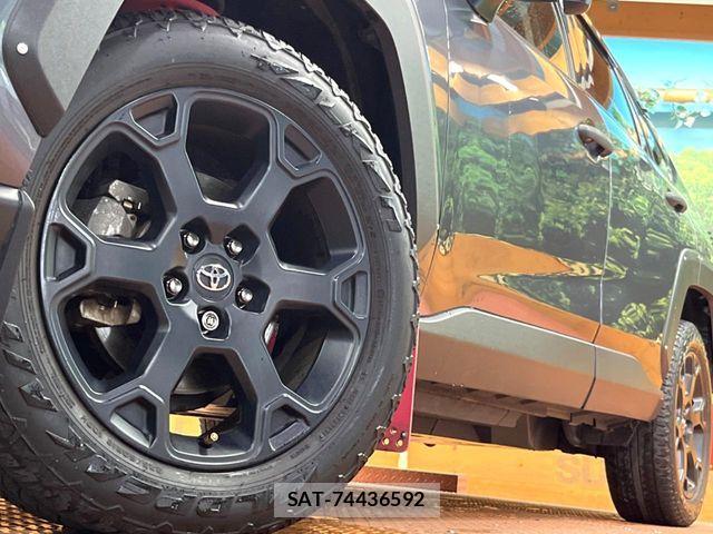 Toyota RAV4 2021-01 8871930-12