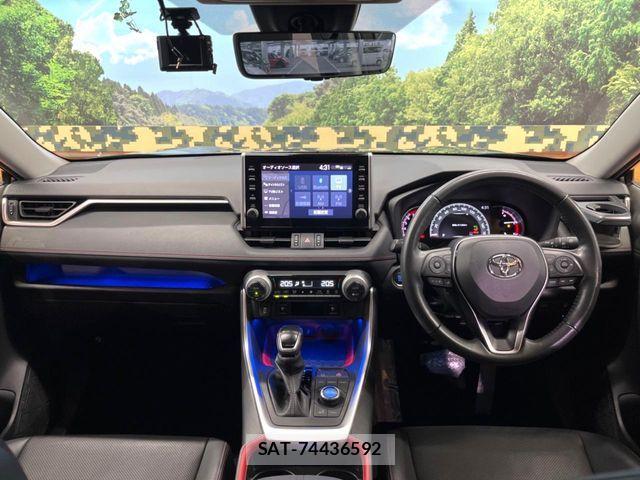 Toyota RAV4 2021-01 8871930-1
