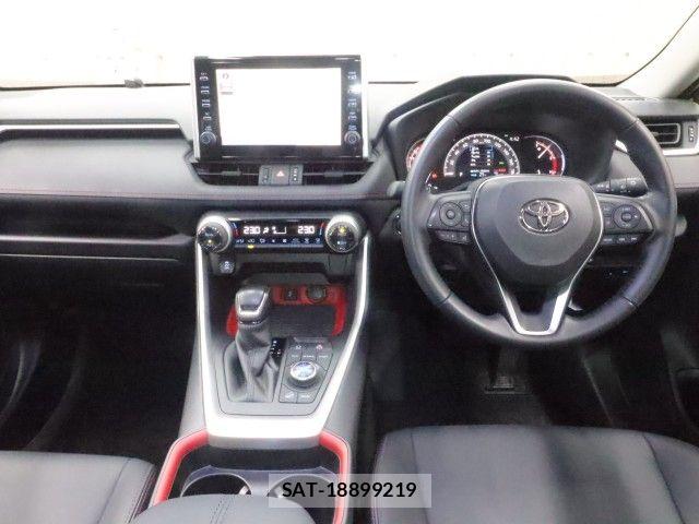 Toyota RAV4 2021-08 8881819-2