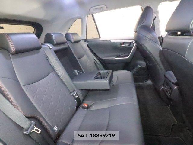 Toyota RAV4 2021-08 8881819-4