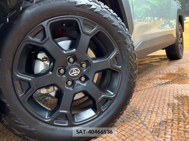Toyota RAV4 2025-09 8881800-12