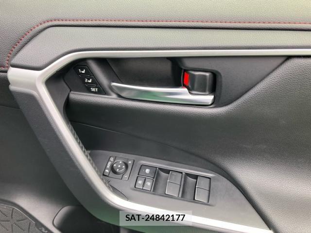 Toyota RAV4 2023-01 8881815-11
