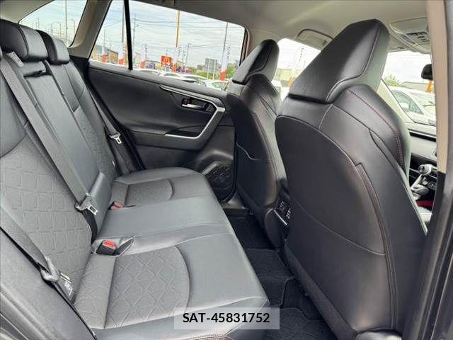 Toyota RAV4 2020-10 8881821-16
