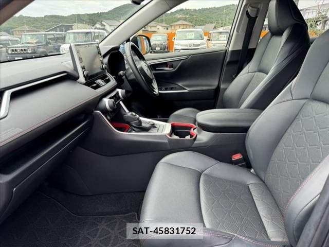 Toyota RAV4 2020-10 8881821-17