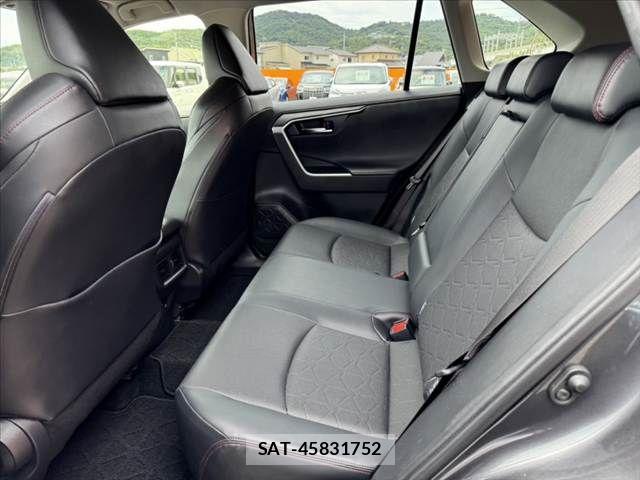 Toyota RAV4 2020-10 8881821-18