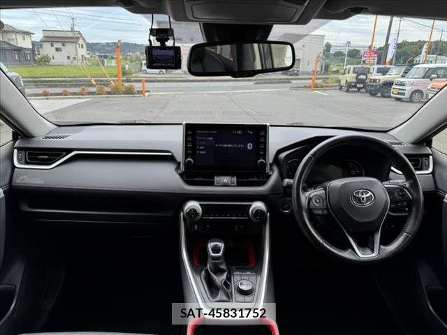 Toyota RAV4 2020-10 8881821-1