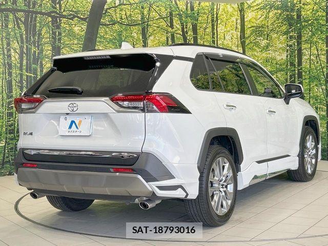 Toyota RAV4 2023-01 8881806-16