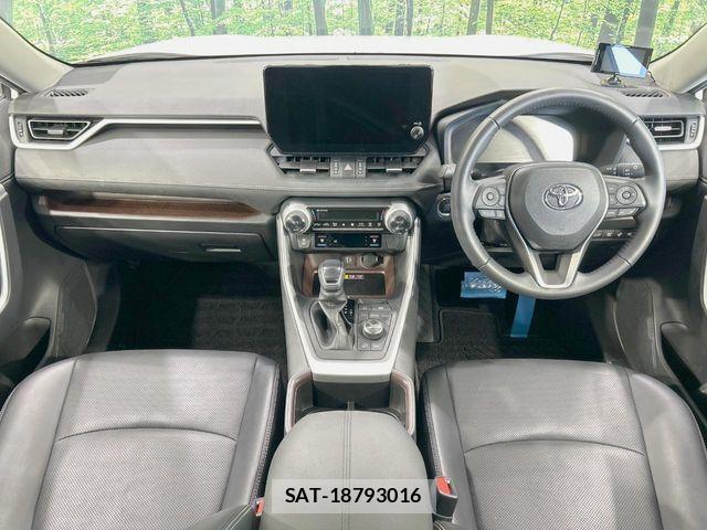 Toyota RAV4 2023-01 8881806-1