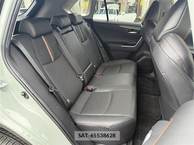 Toyota RAV4 2023-08 8881817-14