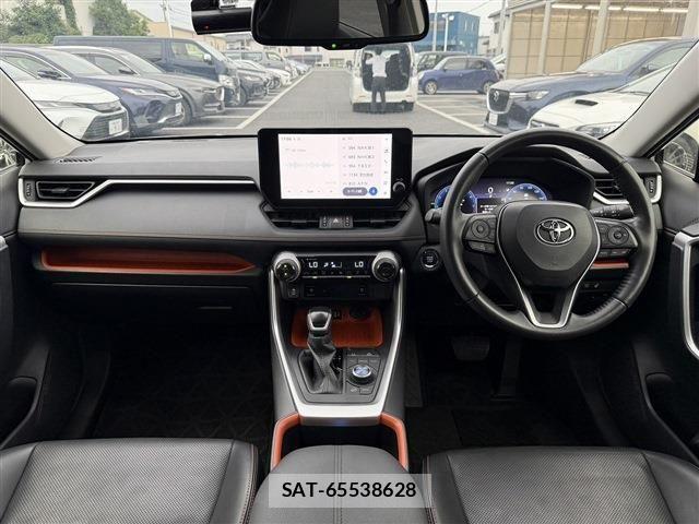 Toyota RAV4 2023-08 8881817-16