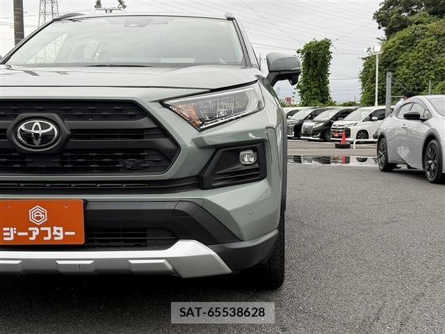 Toyota RAV4 2023-08 8881817-23