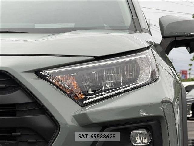 Toyota RAV4 2023-08 8881817-24