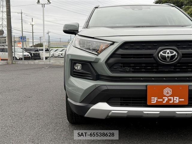 Toyota RAV4 2023-08 8881817-25