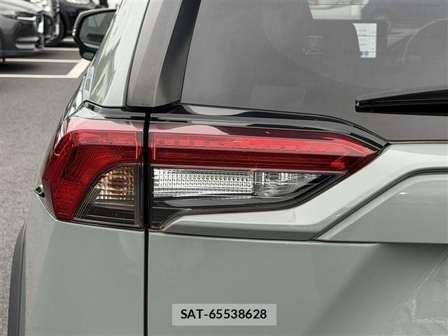 Toyota RAV4 2023-08 8881817-27