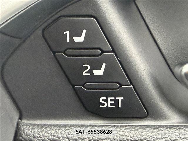 Toyota RAV4 2023-08 8881817-4