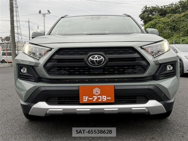 Toyota RAV4 2023-08 8881817-6