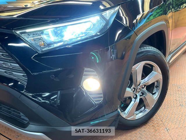 Toyota RAV4 2020-06 8881818-11