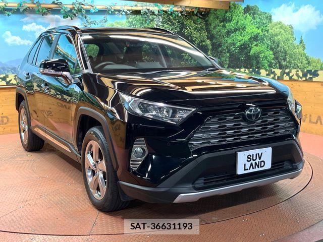 Toyota RAV4 2020-06 8881818-15