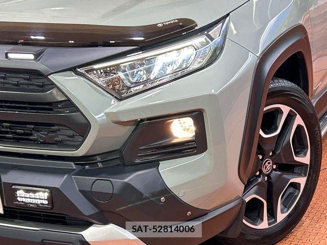 Toyota RAV4 2021-08 8881803-12